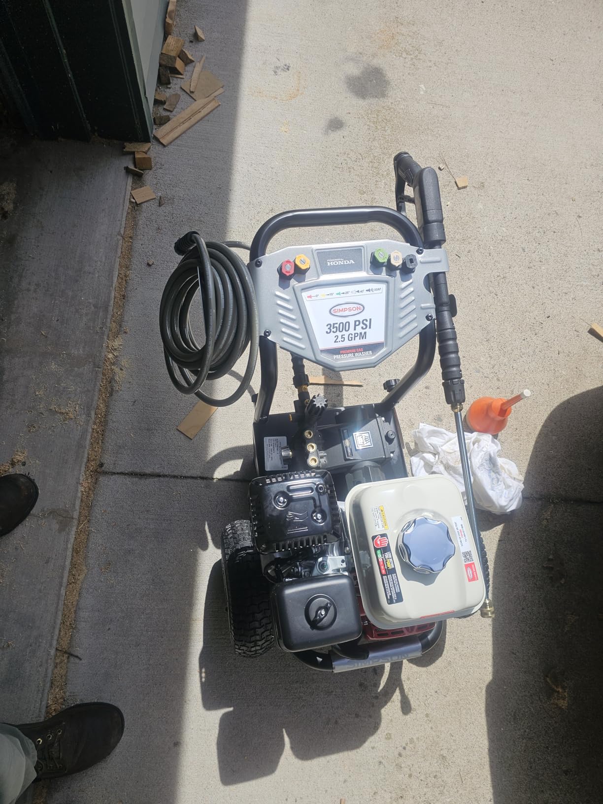 Simpson PowerShot 3500 PSI Gas Pressure Washer, 2.5 GPM, Honda GX200 Engine, AAA Triplex Pump, 25' MorFlex Hose, 5 Nozzles, Steel Frame (PS3228) customer photo 1