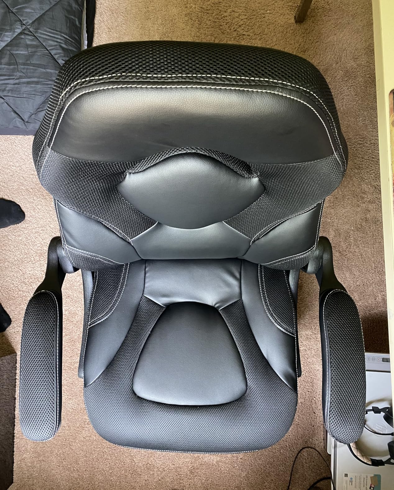 Flash Furniture X10 Gaming Chair Racing Office Ergonomic Computer PC Adjustable Swivel Chair with Flip-up Arms, Red/Black LeatherSoft customer photo 1