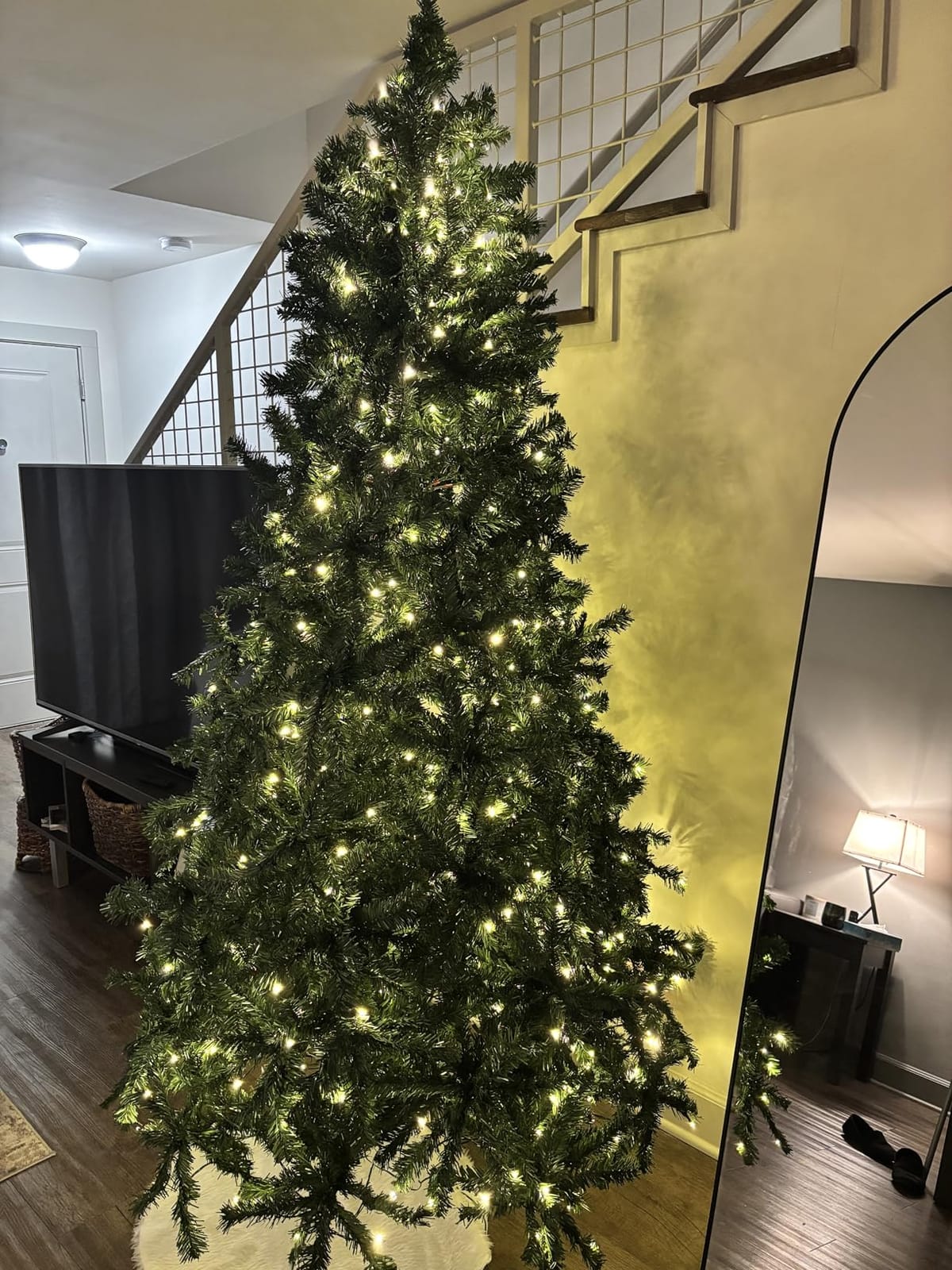 Best Choice Products 6ft Artificial Christmas Tree with LED Twinkling Lights, Pre-Lit Spruce Realistic Holiday Xmas Décor, 250 Lights, 798 Tips customer photo 1