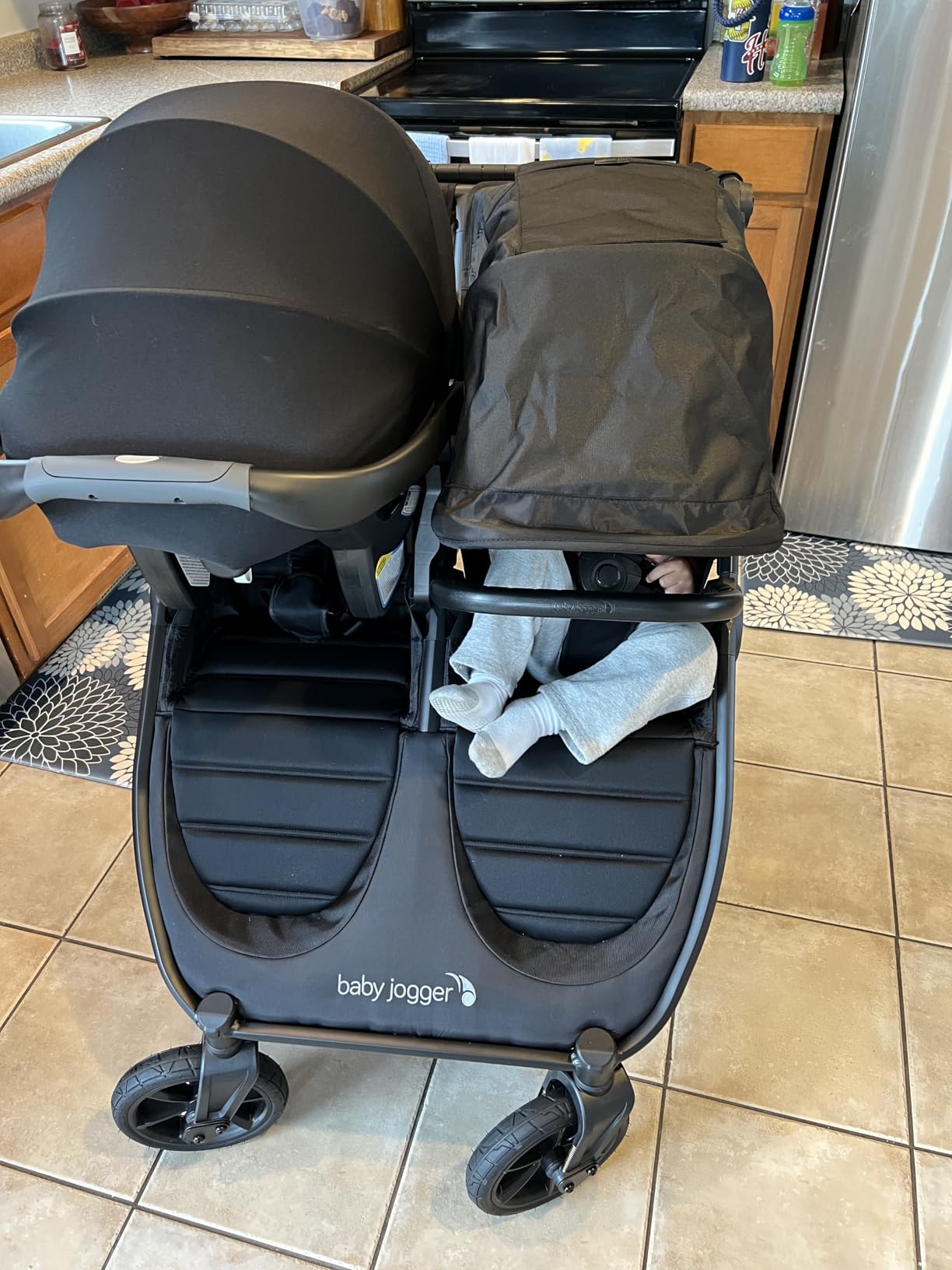 Baby Jogger City Mini GT2 All-Terrain Side by Side Double Stroller, Twin Stroller for Newborns and Toddlers, Compatible with Britax, Cybex, Graco, and Maxi Cosi Infant Car Seats, Jet Black customer photo 1