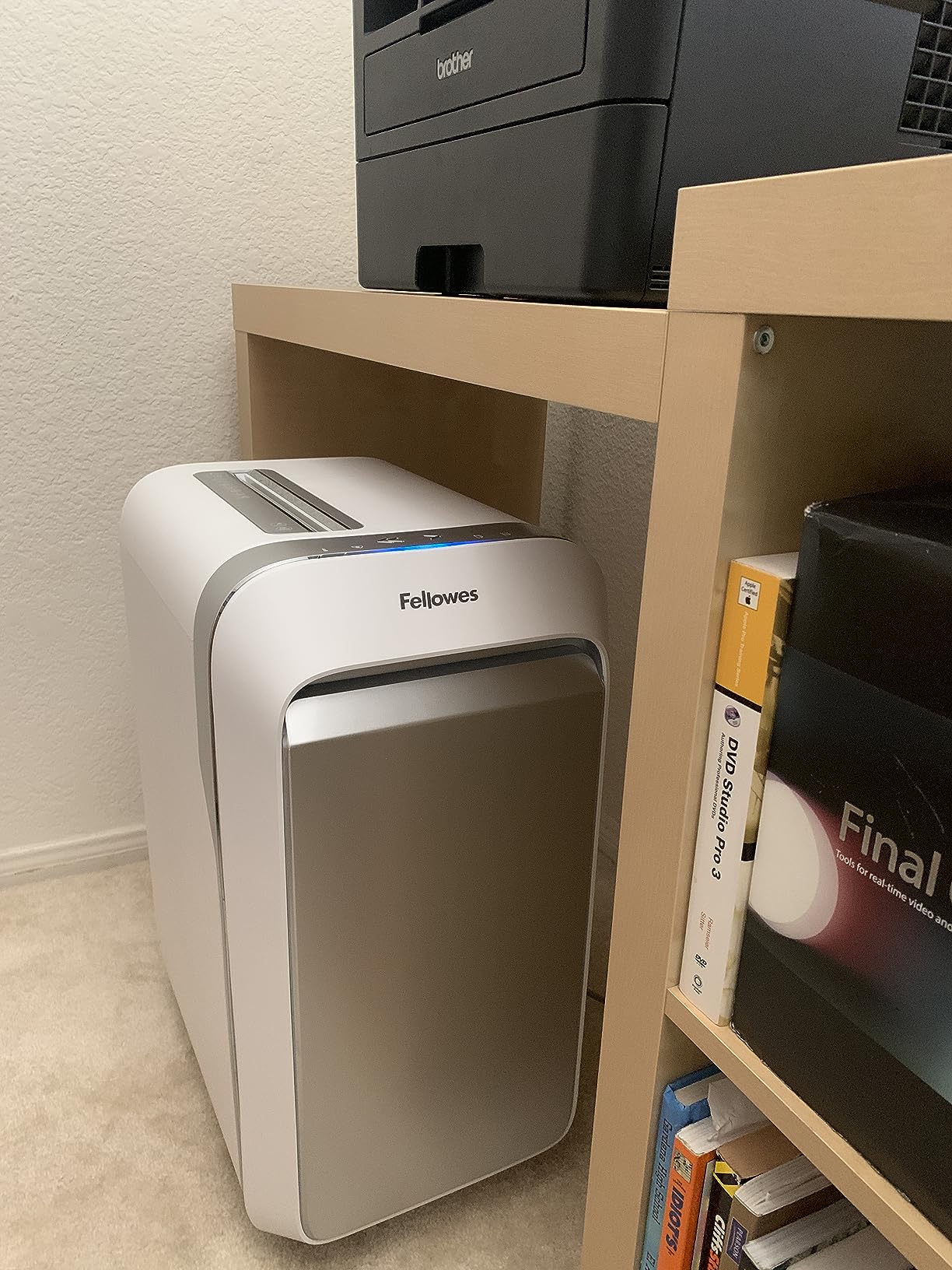 Fellowes Powershred LX220 Micro-Cut Paper Shredder, White customer photo 1