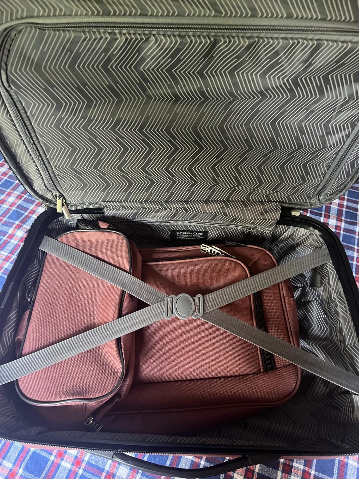 Travelers Club Chicago Hardside Expandable Spinner Luggage, Rose Gold, 3 Piece Set customer photo 1