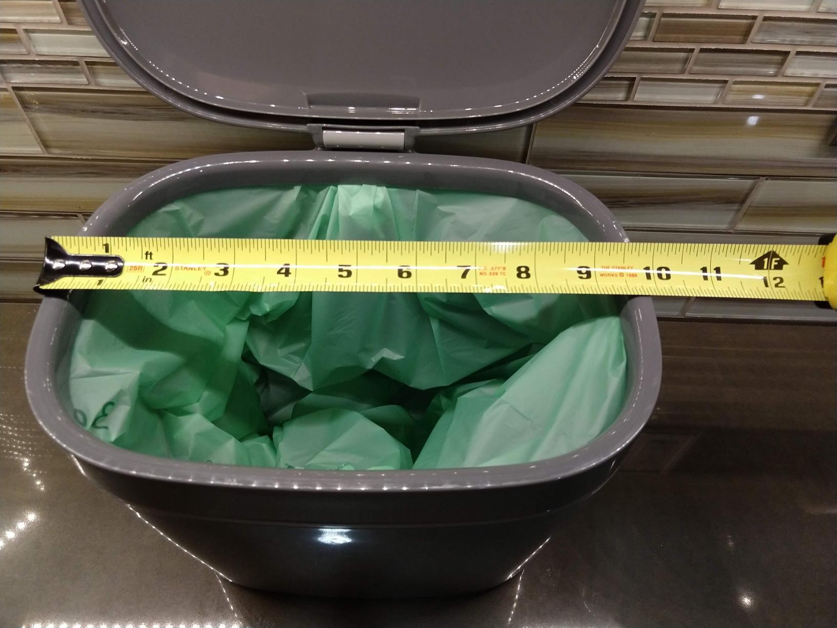 OXO Good Grips Easy-Clean Compost Bin, Charcoal, 1.75 Gal/6.62 L customer photo 2