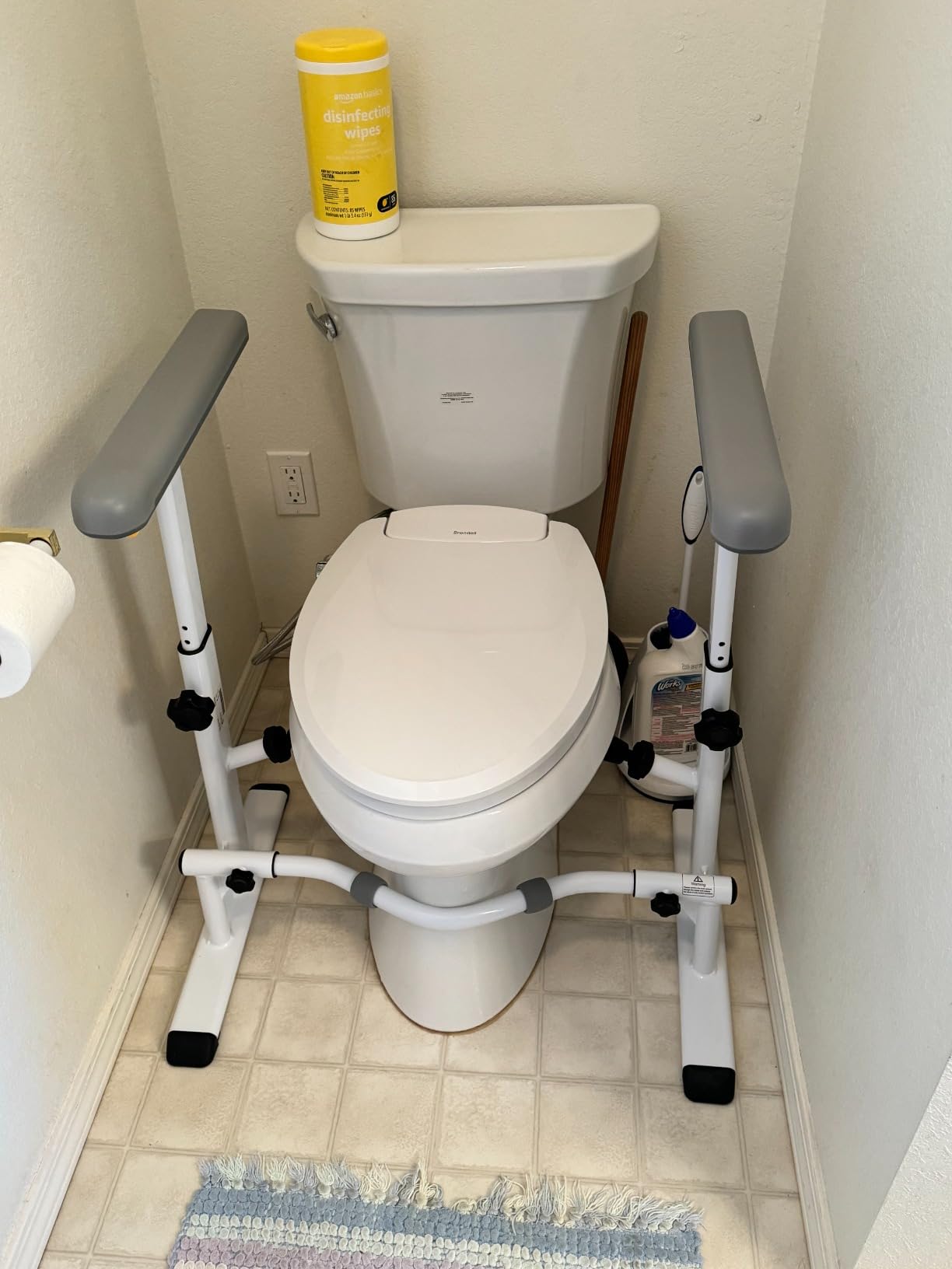 KMINA Toilet Safety Rails for Seniors, Adjustable Frame with Grab Bars | Armrests with 6 Height Settings, Heavy Duty Steel, Lateral Suction Pads, Easy to Install, White customer photo 2