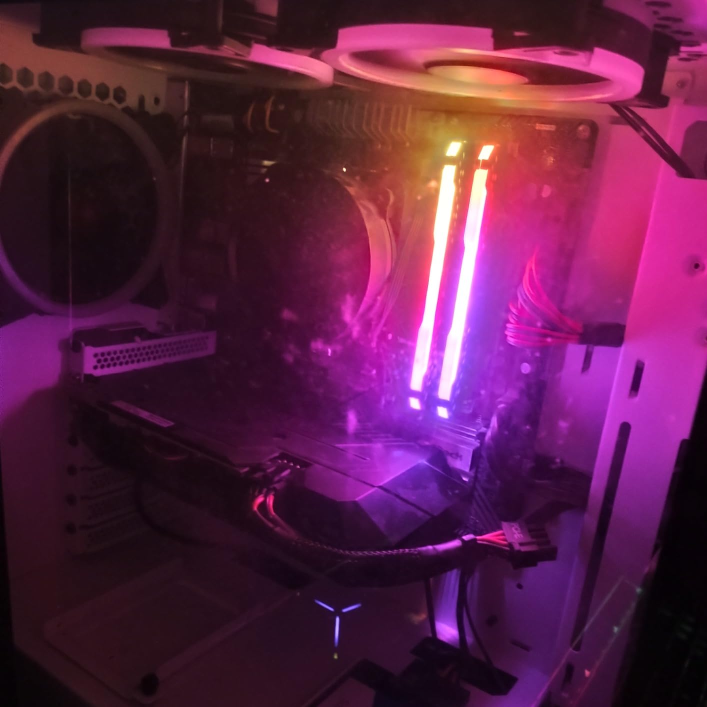 CORSAIR Vengeance RGB PRO DDR4 RAM 32GB (2x16GB) 3200MHz CL16-20-20-38 Intel AMD Desktop Computer Memory - Black (CMW16GX4M2C3200C16) customer photo 2