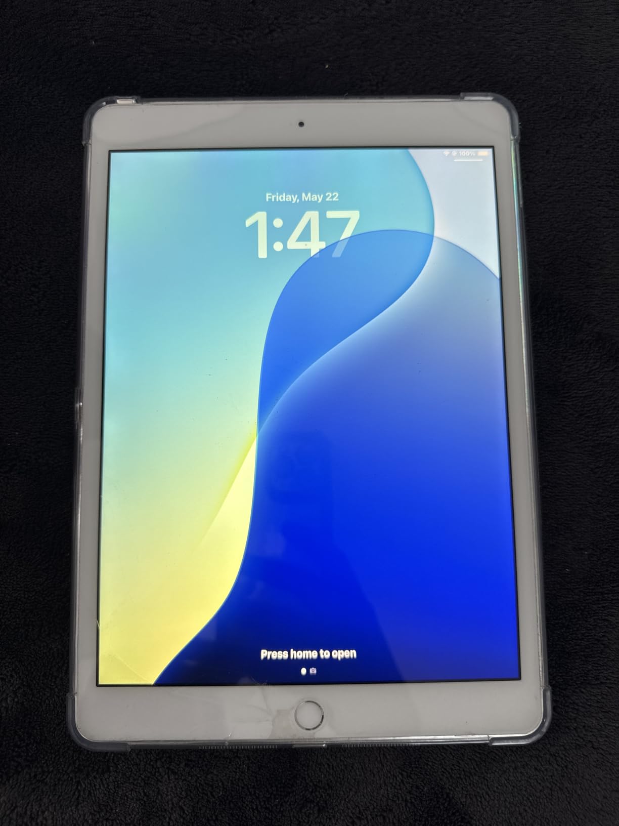 Apple iPad, 10.2-Inch, Wi-Fi, 32GB, Space Gray (Renewed) customer photo 2