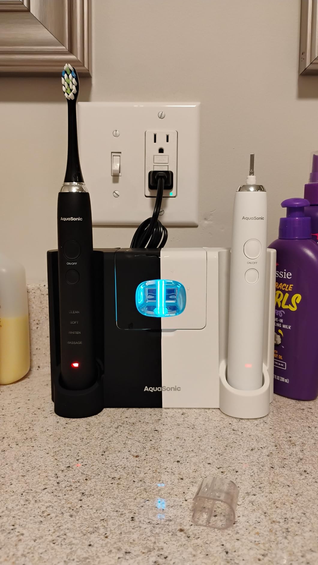 Aquasonic Duo Series PRO UV - ADA Accepted Electric Toothbrushes with UV Sanitizer - Inductive Charging Base - 5 Modes with Smart Timers - 10 Proflex Brush Heads & 2 Travel Cases customer photo 2