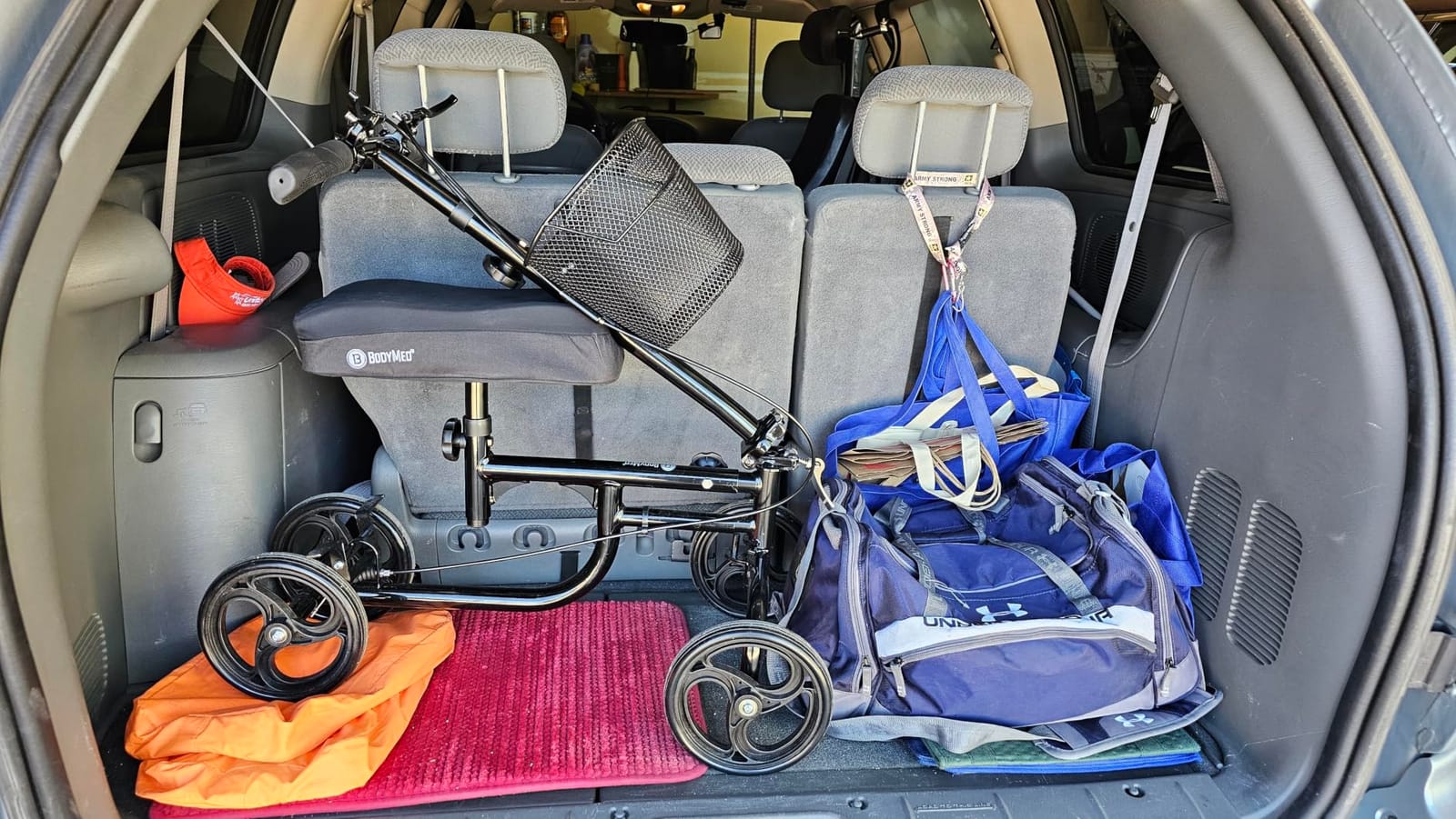 BodyMed Knee Walker, Steerable for Foot Injuries - Adjustable Scooter with Dual Brakes, Detachable Metal Basket & Cushioned Pad - Better Alternative to Crutches for Leg Recovery customer photo 1