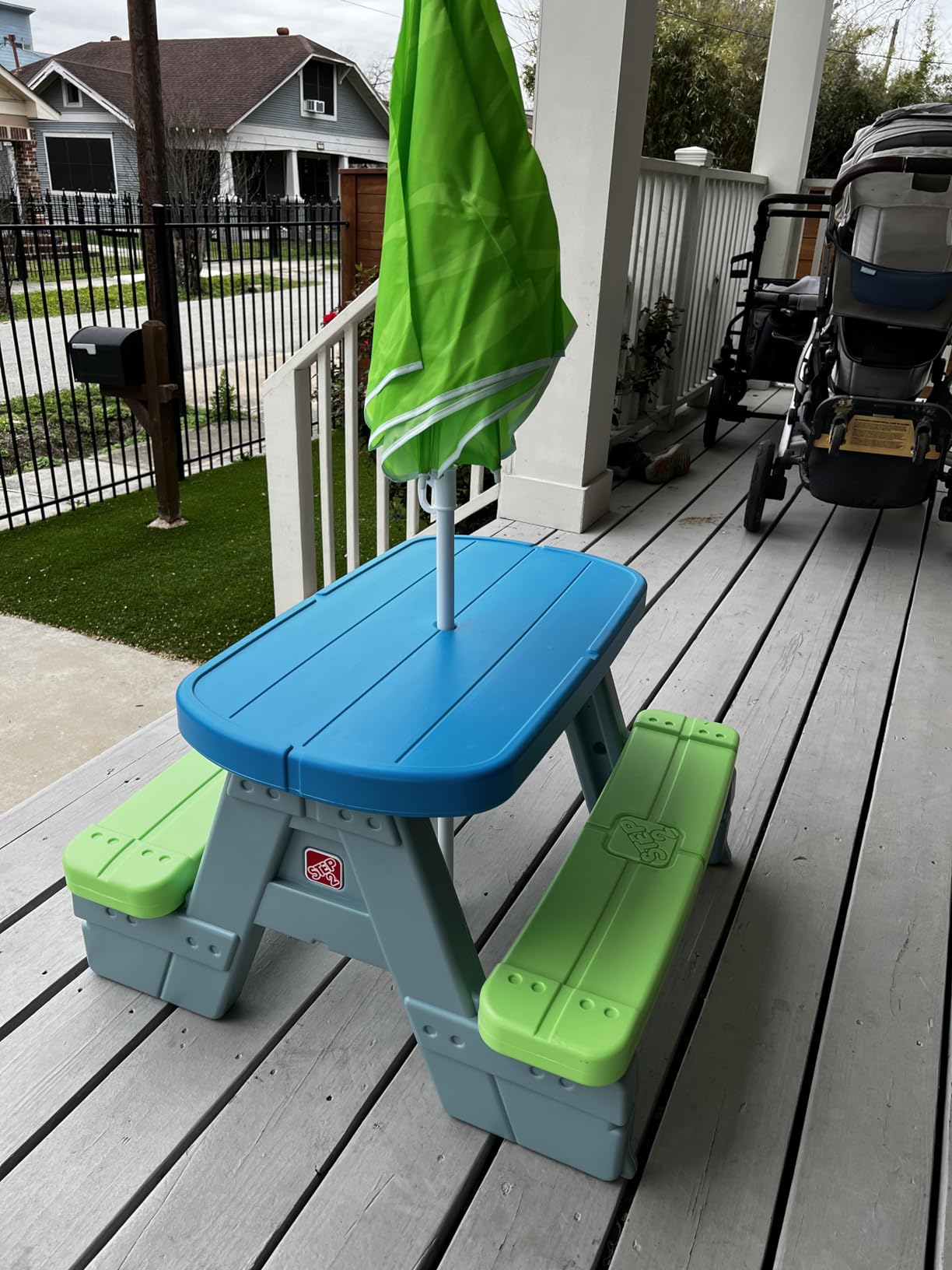 Step2 Sun & Shade Kids Picnic Table with Removeable Umbrella, Indoor/Outdoor Toys, Fits 4 Children, Made of Durable Plastic, For Toddlers 1.5-4 Years Old customer photo 1