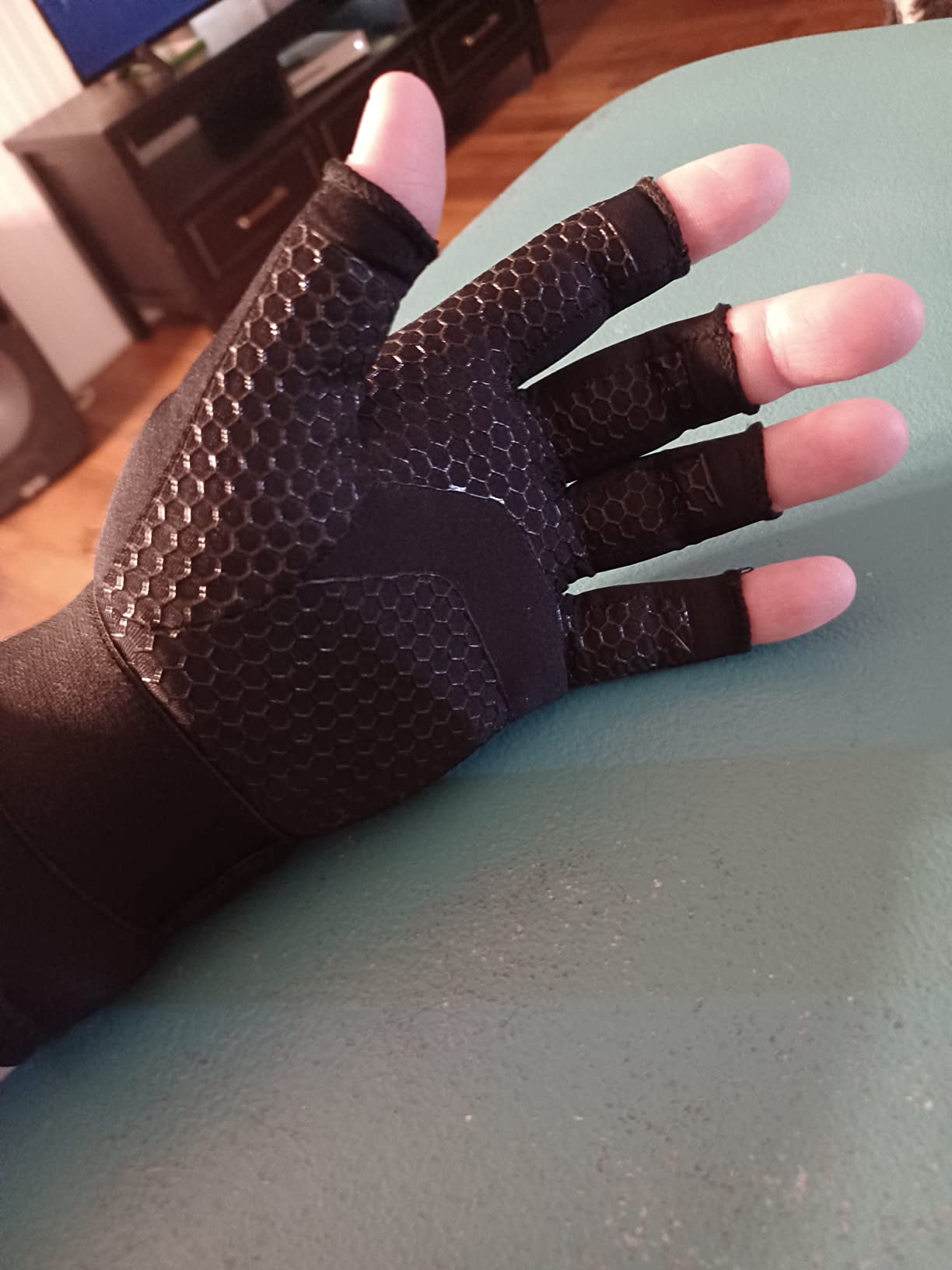 Copper Fit unisex-adult Ice Compression Gloves customer photo 2