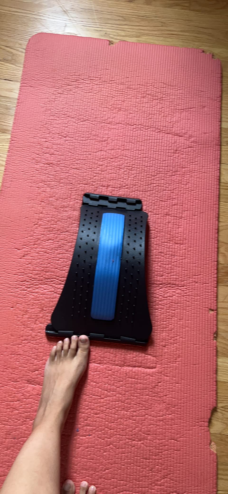 JUMPOW Back Stretcher for Lower Back Pain Relief, 3 Level Adjustable Lumbar Cracker Board, Spine Board, Relief for Herniated Disc, Sciatica, Scoliosis, Spine Decompression customer photo 1