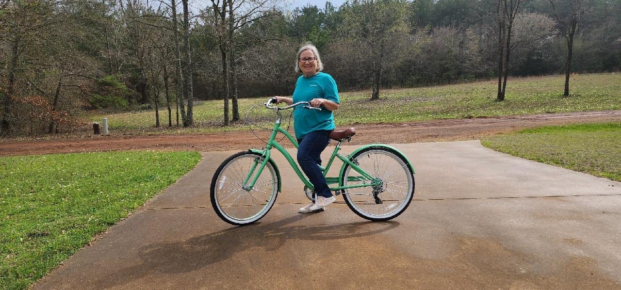 sixthreezero EVRYjourney Women's Steel Beach Cruiser Bike, Hybrid Bicycle, Step Through Frame with Rear Rack and Fenders, 26-Inch Wheels customer photo 1