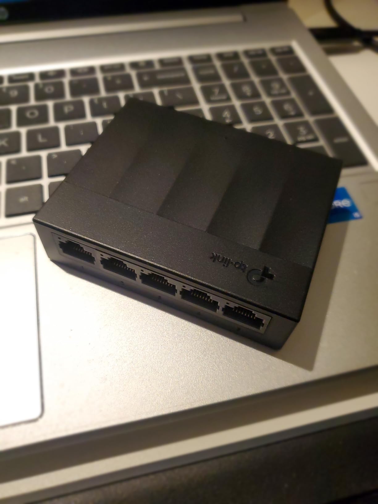 TP-Link LS1005G, Litewave 5 Port Gigabit Ethernet Unmanaged Switch | Desktop Ethernet Splitter, Unshielded Network Switch, Plug & Play, Fanless Quiet customer photo 2