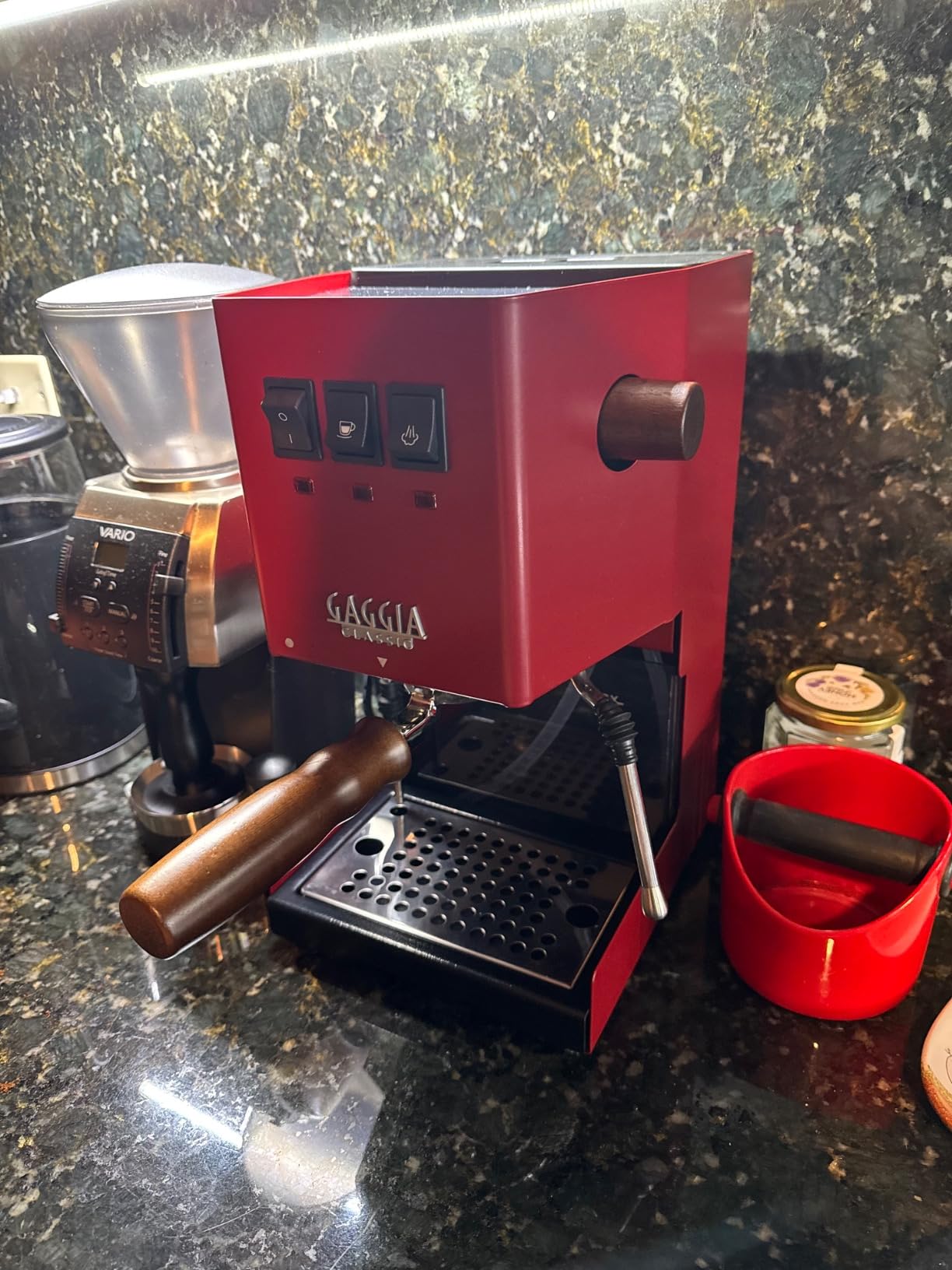 Gaggia RI9380/47 Classic Pro Espresso Machine, Cherry Red customer photo 1