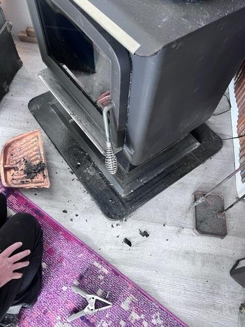 Ashley Hearth AW2020-P 2,000 sqft Wood Stove with Legs and Pedestal | Freight Shipping Required customer photo 2