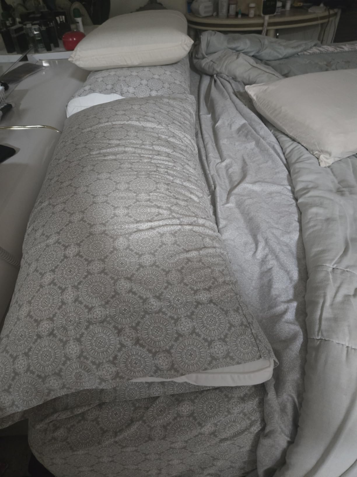 Utopia Bedding Gusset Bed Pillow, Hotel Pillows Queen Size Set of 2, White | Cotton Blended Down alternative pillows for sleeping, soft fluffy cooling comfort for Back, side & stomach sleepers, 2 pack customer photo 2