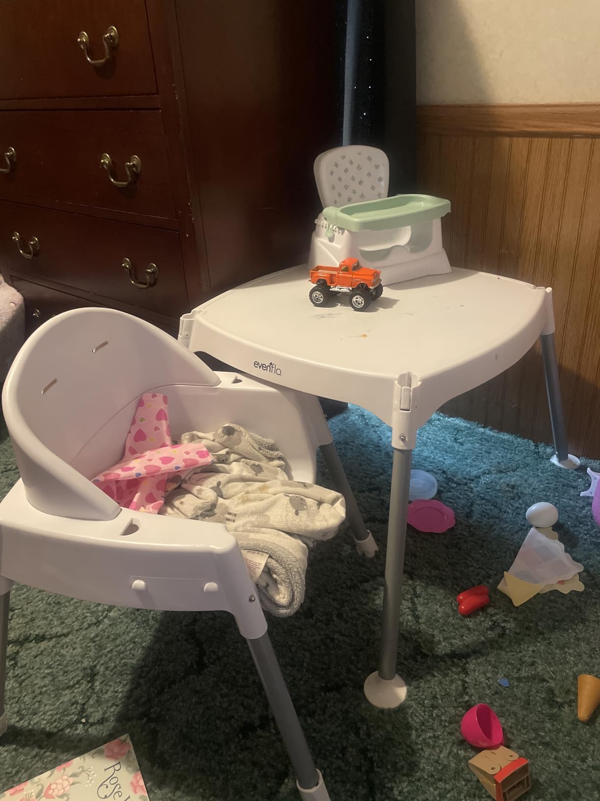 Evenflo Eat and Grow 4-in-1 Convertible High Chair (Prism Triangles) customer photo 2