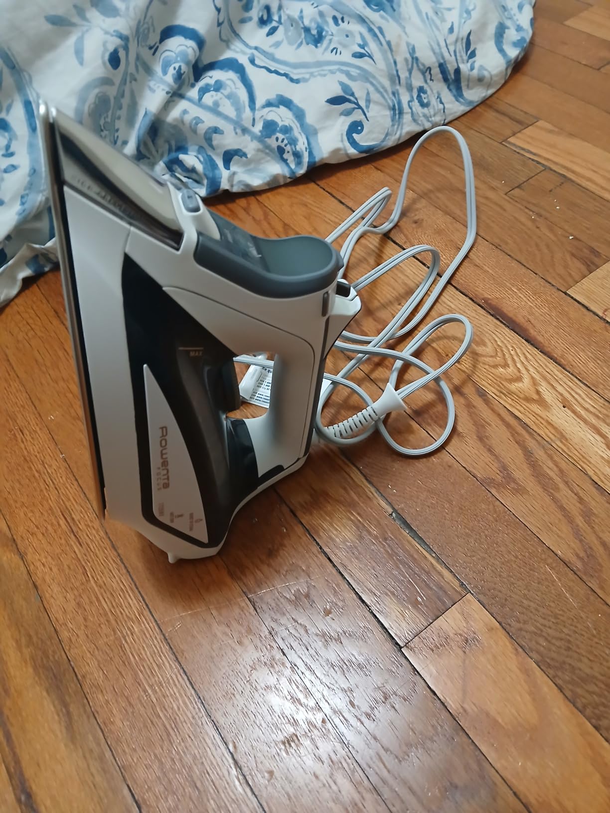 Rowenta Focus Excel Steam Iron for Clothes, Anti-Drip Protection, Iron Steamer for Clothes, 1725 Watts, DW5280, Grey customer photo 2