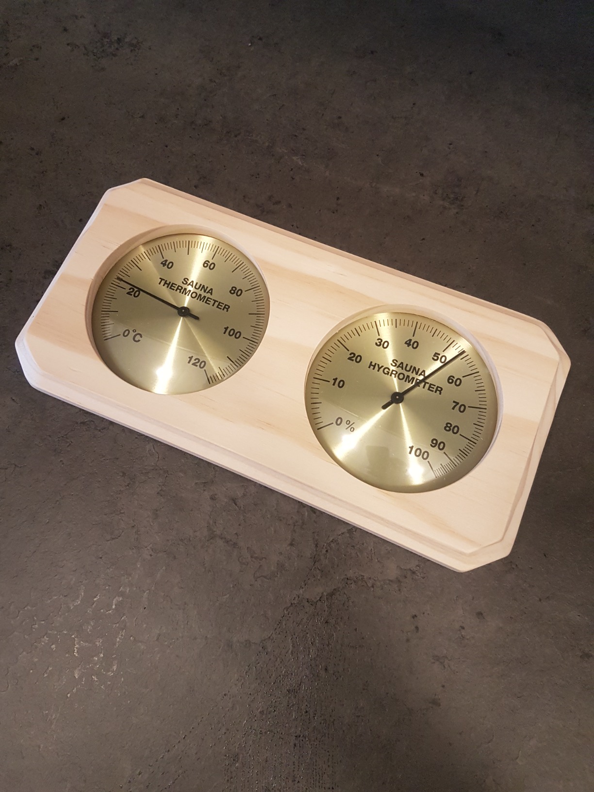 Sauna Thermometer and Hygrometer 2 in 1 - Fahrenheit and Celsius - Handmade from Canadian Red Cedar Wood - Luxurious Golden Metal Dials customer photo 1