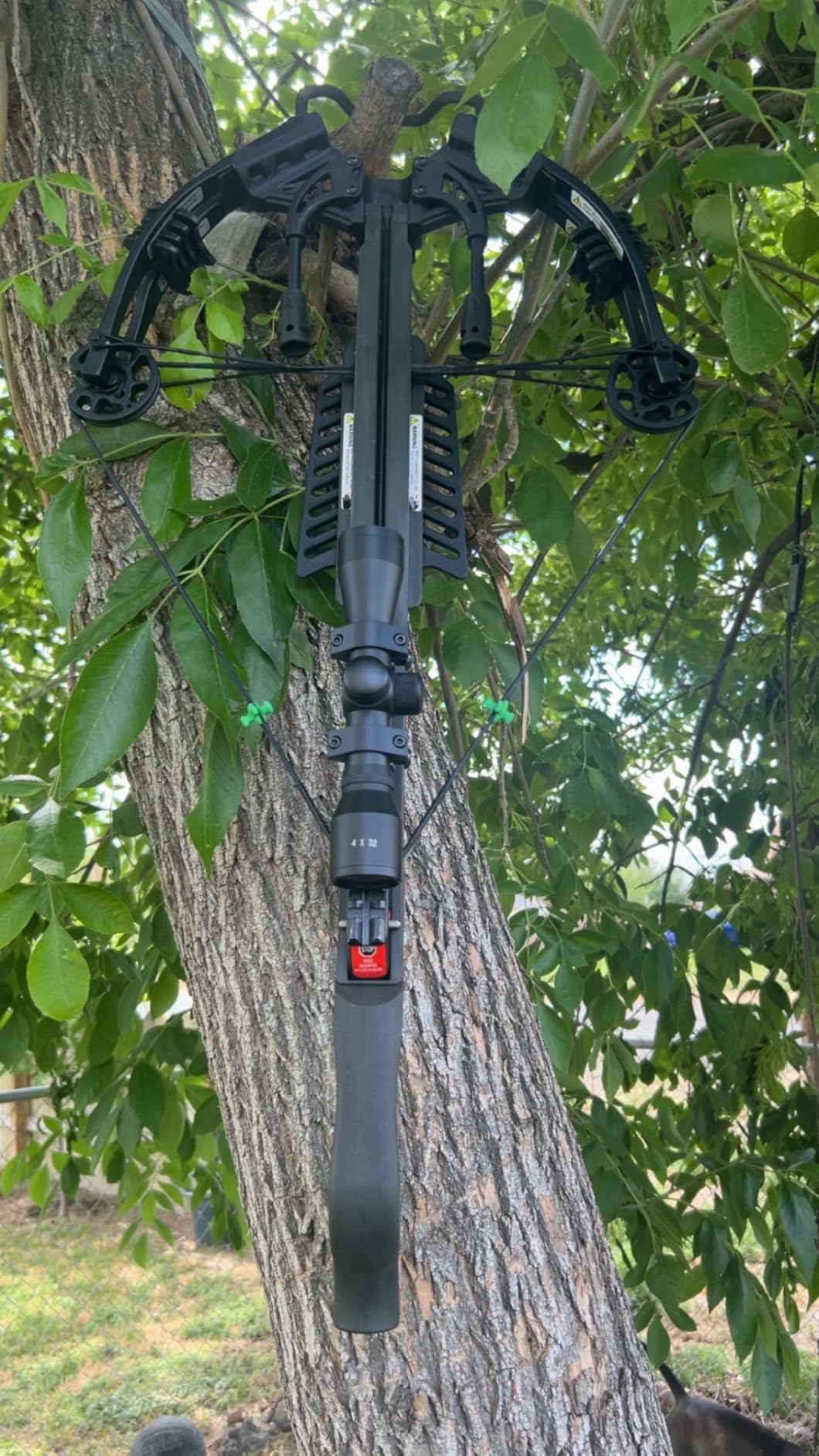 Killer Instinct Lethal 405 Crossbow Pro Package with 4 x 32 Non-Illuminated Scope, Rope Cocker, String Suppressors, 3-Bolt Quiver, 3 Hypr Lite Bolts and Field Tips, Stick of Rail Lube customer photo 2