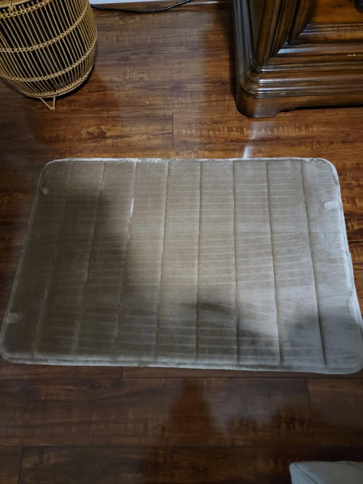 GORILLA GRIP Memory Foam Bath Mat, Soft Absorbent US Designed Bathroom Rug, Gripping Dots Machine Washable Bathmat, Cushioned Floor Mats, Shower Sink Rugs Room Decor Accessories, 24x17 Champagne customer photo 2