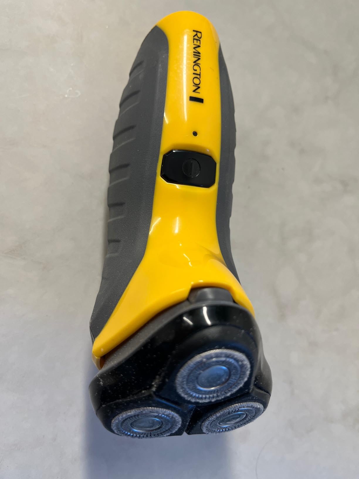 Remington Virtually Indestructible Rotary Shaver 5100, Electric Razor for Men, 100% Waterproof Design, Yellow customer photo 1