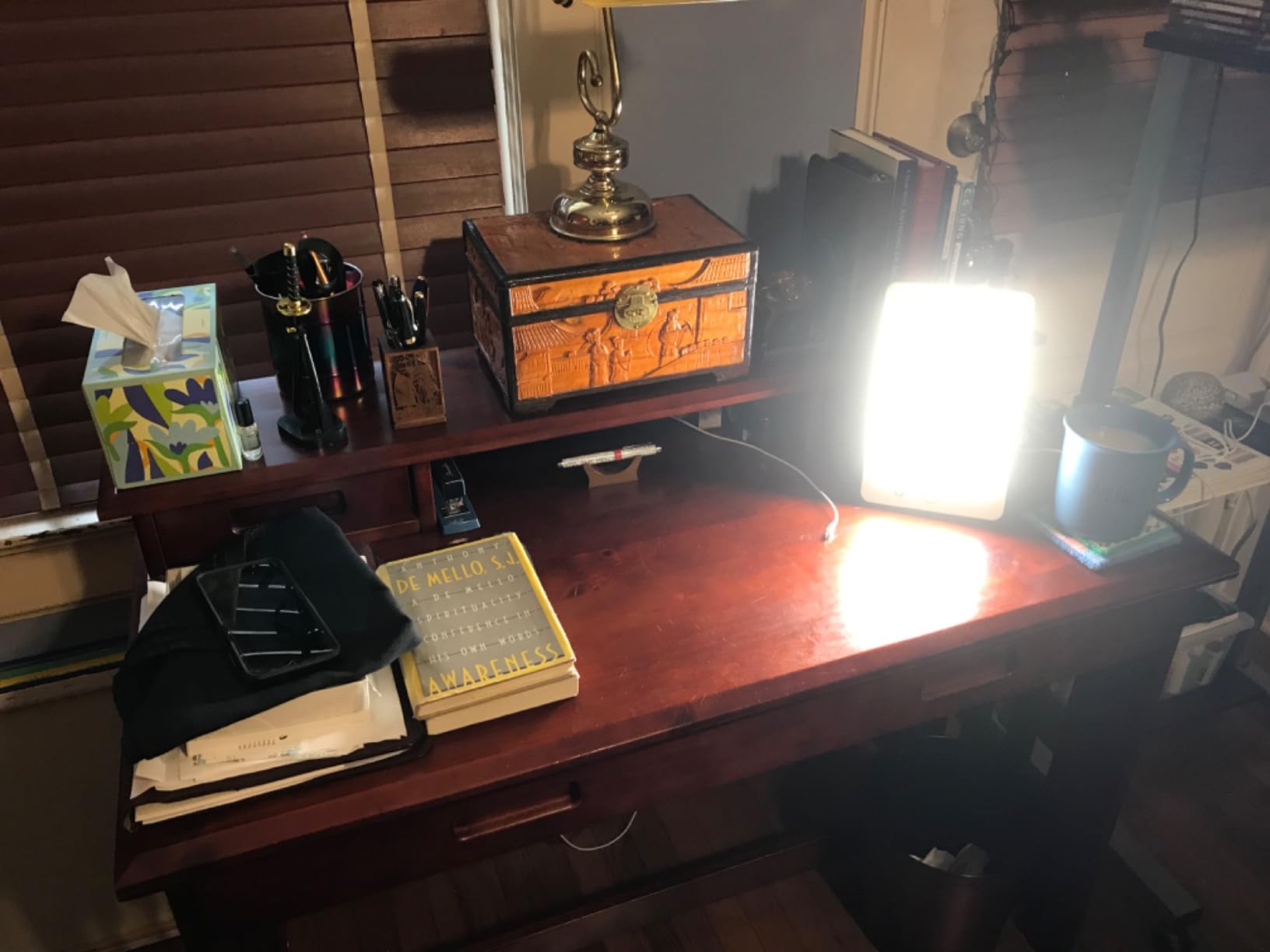 Verilux HappyLight Touch Plus - Light Therapy Lamp with 10,000 Lux, UV-Free, LED Bright White Light with Adjustable Brightness, Color, Countdown Timer, & Detachable Stand - Boost Mood, Sleep, & Focus customer photo 2