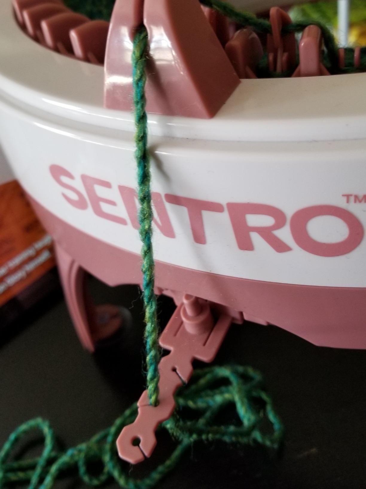 SENTRO 40 Needles Knitting Machine with Row Counter, All-in-One Knitting Loom Machine customer photo 2