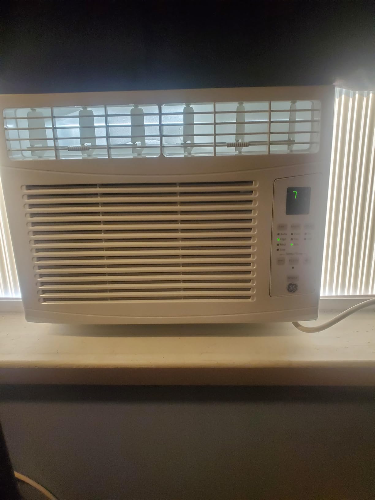 GE Electronic Window Air Conditioner 6000 BTU, Efficient Cooling for Smaller Areas Like Bedrooms and Guest Rooms, 6K BTU Window AC Unit with Easy Install Kit, White customer photo 1
