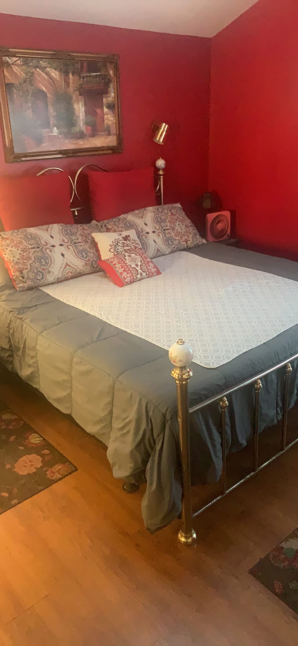 Sven & Son Bliss Adjustable Bed Base Frame Only, Head and Foot Lift, Lumbar Support, Head-Pillow-Tilt, Massage, Under-Bed Lights, USB, Memory Positions, Zero Gravity - Queen customer photo 1