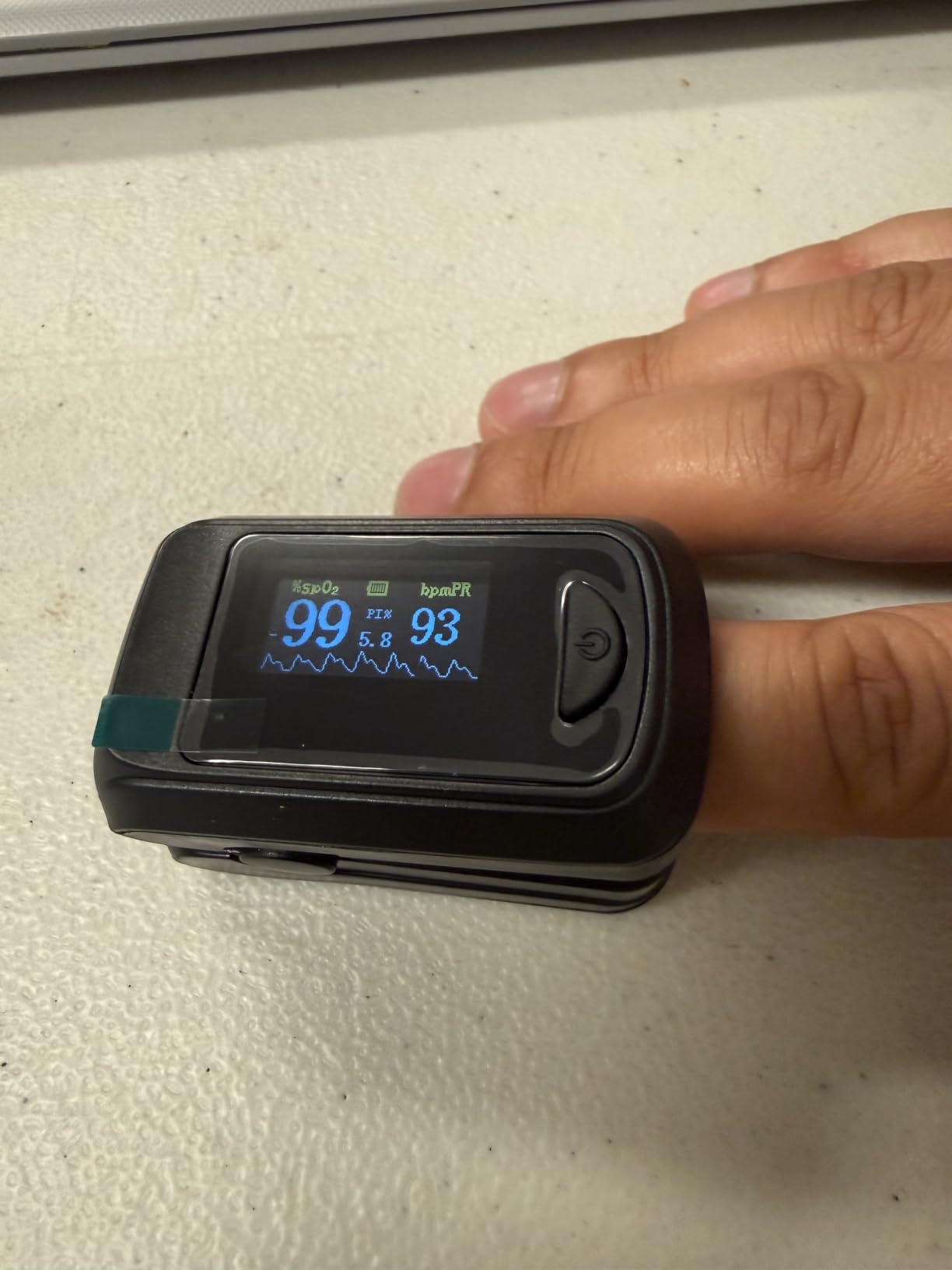 Healthtree JKS50B Pulse Oximeter Fingertip - Blood Oxygen monitor Fingertip with Perfusion Index, Fast 5-8s Reading, Large OLED Display, SpO2 & Heart Rate monitor for Home, Sports, Travel (Includes Batteries & Lanyard) customer photo 2