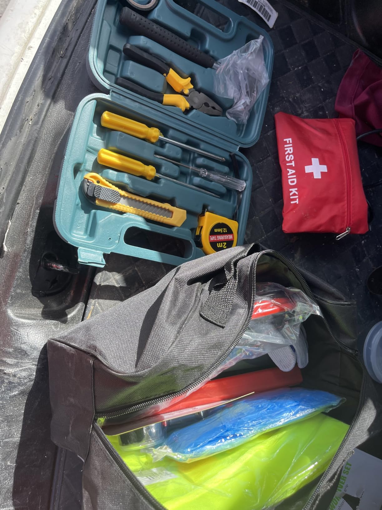 Car Emergency Roadside Tool Kit with Jumper Cable Shovel, Auto Truck Vehicle Assistant Safety Kit Bag for Men Women with First Aid Kit, Winter Basic Automobile Road Side Kit customer photo 1