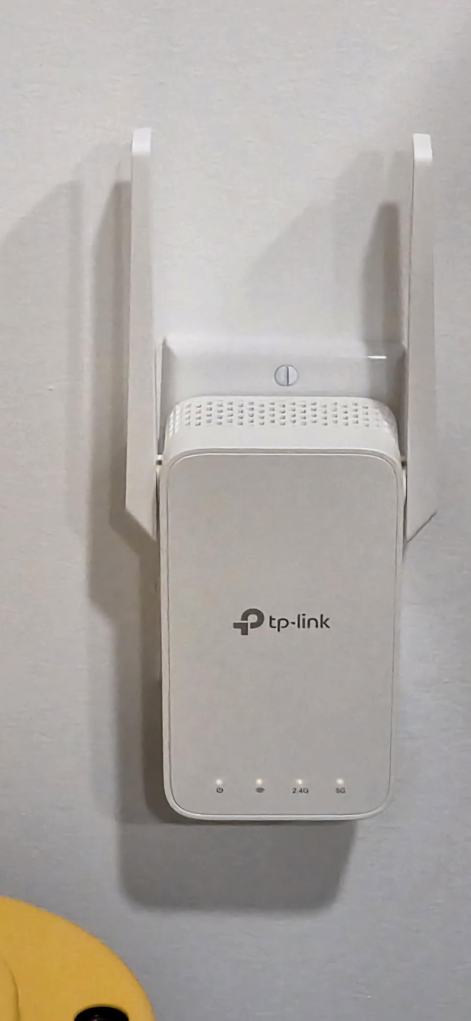 TP-Link AC1200 WiFi Extender - 1.2Gbps Home Signal Booster, Dual Band 5GHz/2.4GHz, Up to 1600 Sq.ft and 32 Devices, EasyMesh Compatible, One Ethernet Port (RE315) customer photo 1