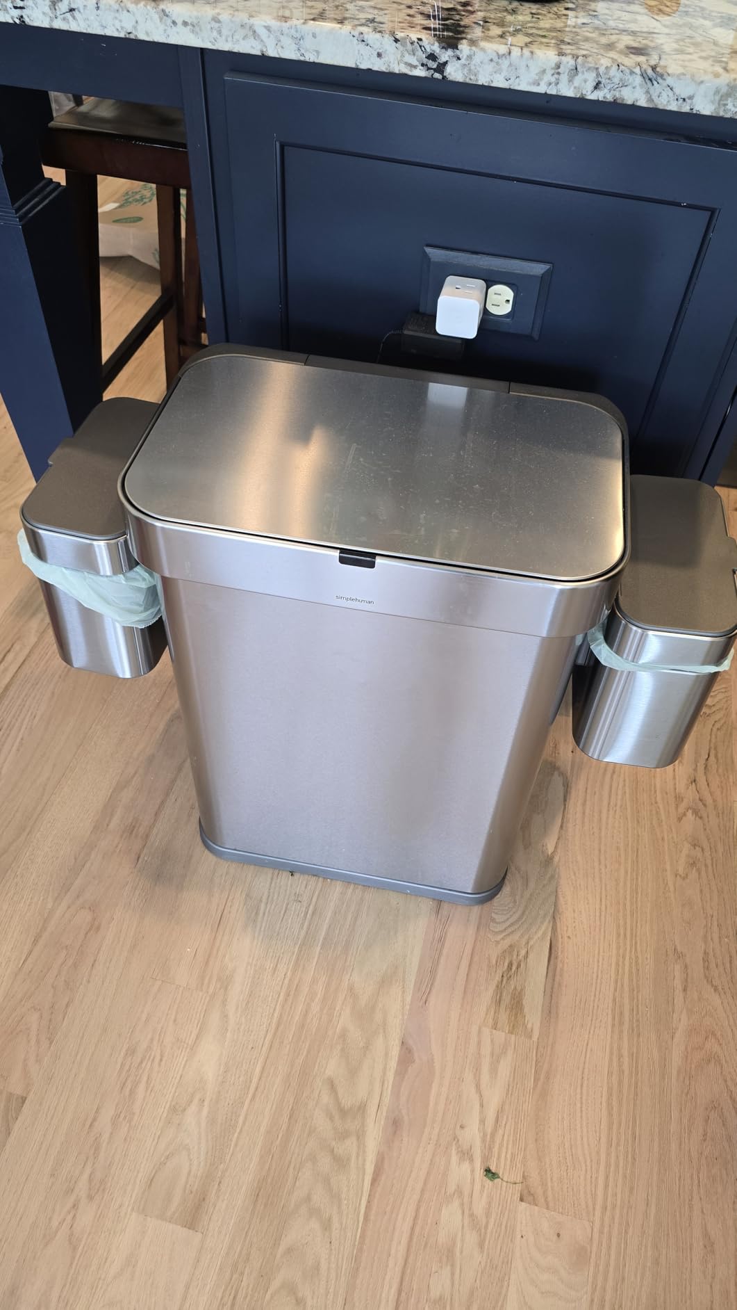 simplehuman Compost Caddy, Detachable and Countertop Bin, 4 Liter / 1.06 Gallon, Brushed Stainless Steel customer photo 1