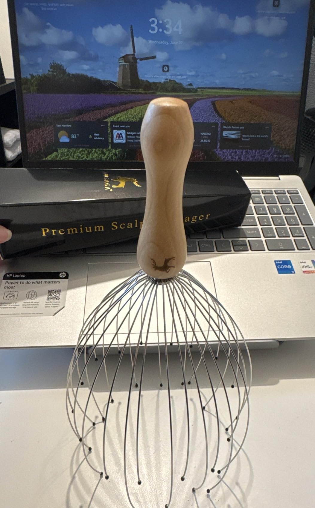 USAGA 32 Fingers Head Massager, Head Scratcher Scalp Massager for Head Body Relaxing Wood Handle (1 Pack) customer photo 1