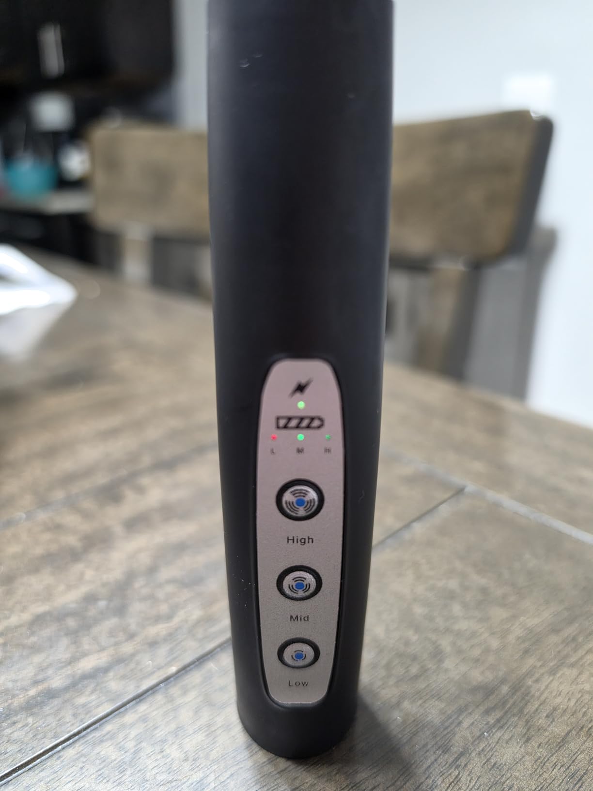 YUSWKO Handheld Milk Frother Wand for Coffee, Rechargeable Electric Whisk with 3 Heads 3 Speeds Drink Mixer Coffee Frother For Latte, Cappuccino, Hot Chocolate, Egg, Black customer photo 2