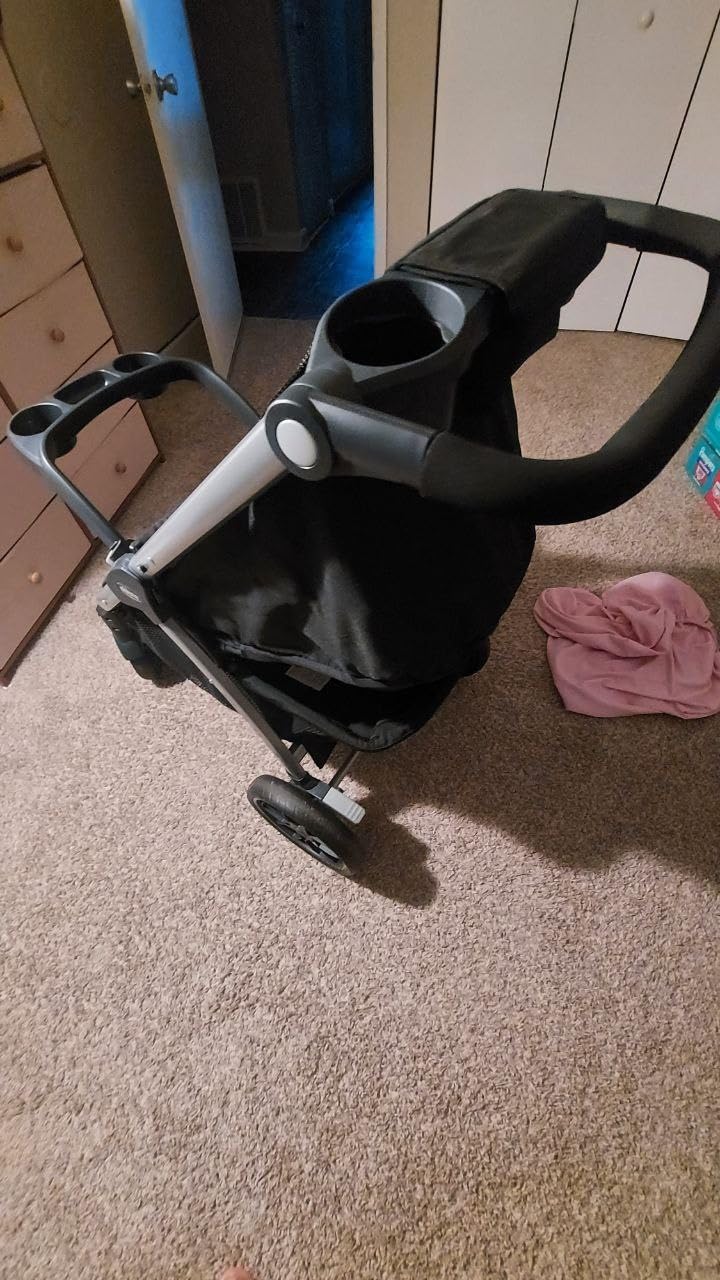 Chicco Bravo 3-in-1 Travel System, Quick-Fold Stroller with Car Seat, KeyFit 30 car seat, Camden/Black customer photo 2