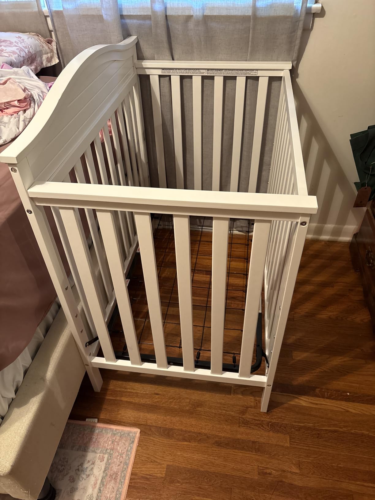 Graco Stella 4-in-1 Convertible Mini Crib with Bonus Mattress, Pebble Gray customer photo 2