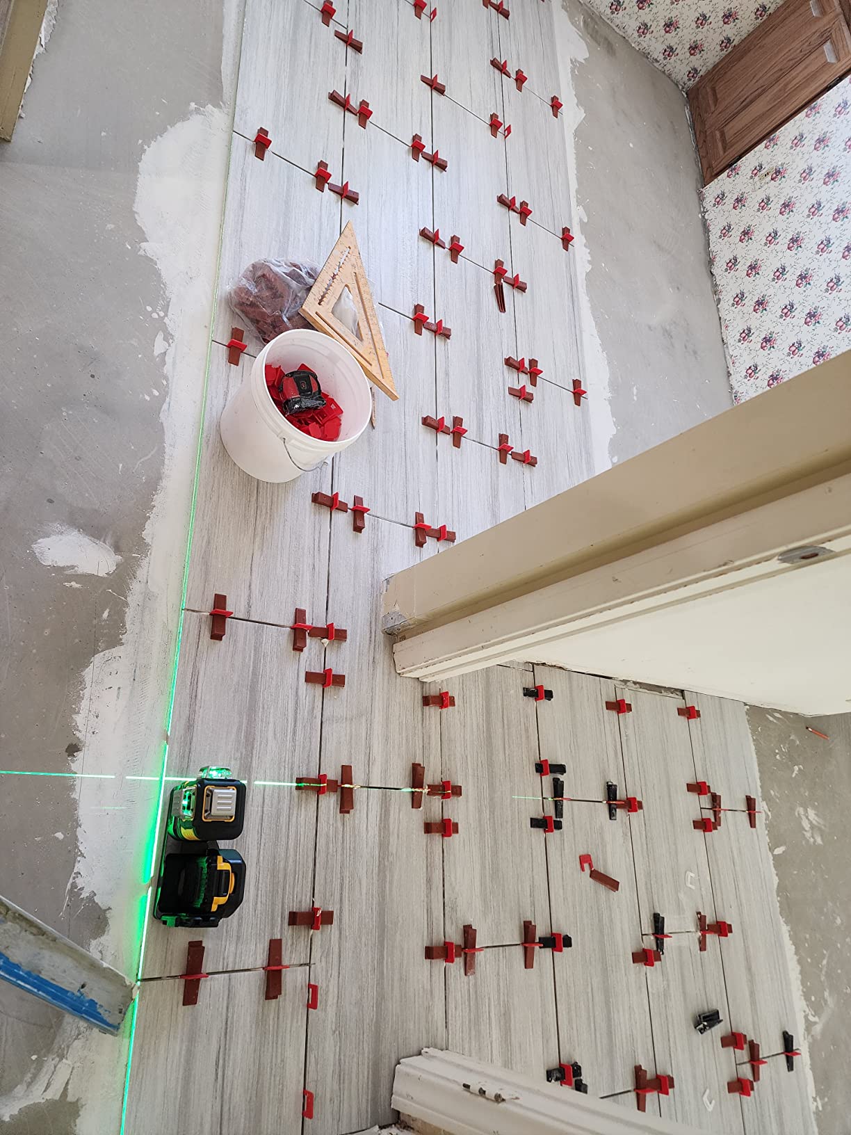 DEWALT 20V/12V MAX Laser Level Kit, 3 x 360, Green (DCLE34030G) customer photo 1