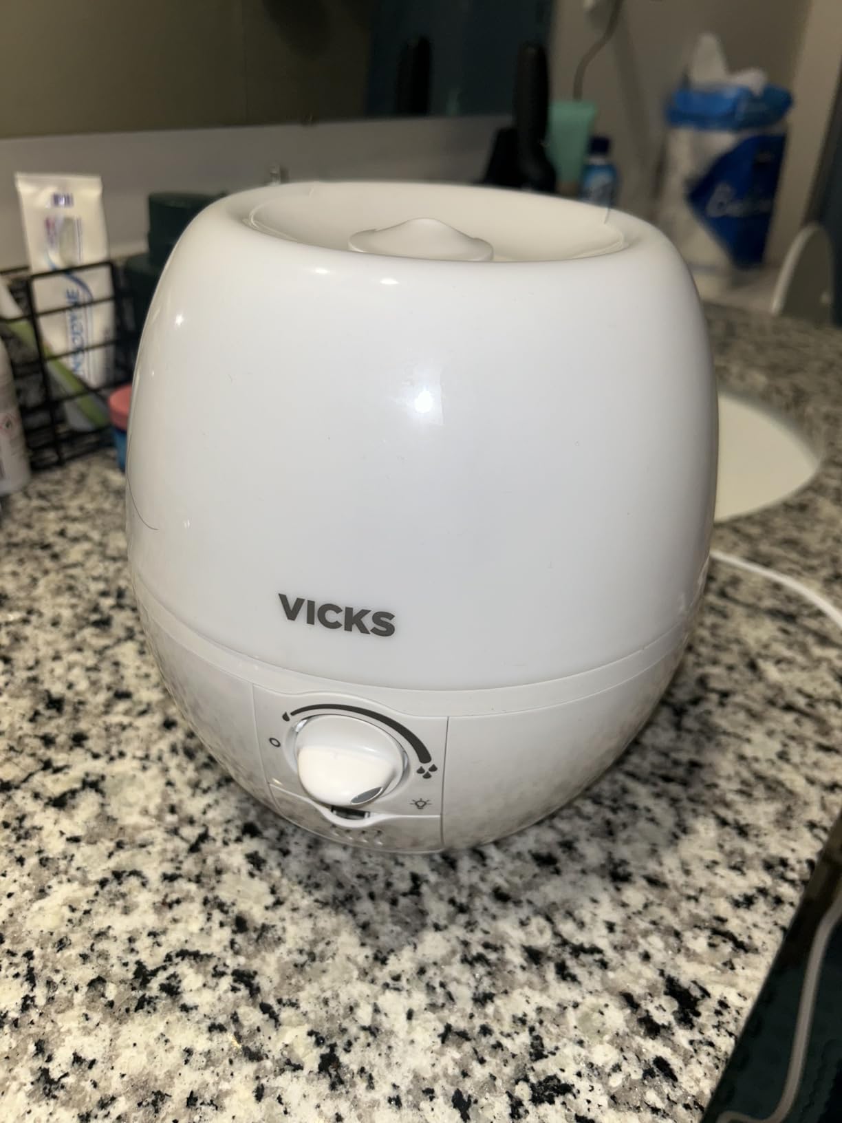 Vicks Humidifier 3-in-1 SleepyTime Cool Mist Humidifier for Baby and Kids Rooms with Color Changing Night Light and Essential Oil Diffuser, White customer photo 2