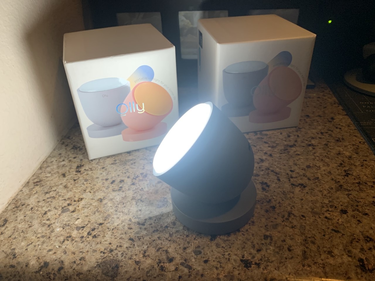 Olly Light Therapy Lamp - UV-Free LED with 140g Compact Size for deep Sleep, Rechargeable, 2-step Brightness Mode, 25-minutes Automatic Timer - Daily Sunlight to Sleep Well customer photo 1