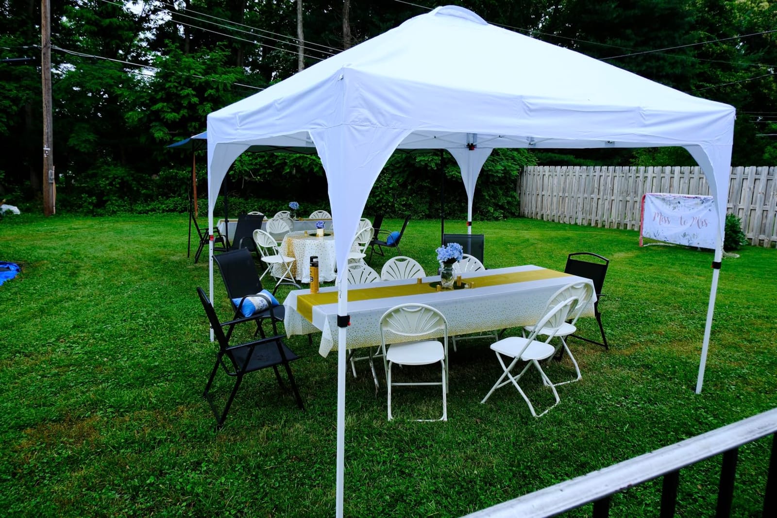 Yaheetech 10x10 Pop Up Canopy Tent for Outdoor Events, White | Easy Set-Up Instant Shelter with UV Protection, Wheeled Carry Bag & 4 Sandbags for Parties, Patios & Outdoor Use customer photo 1