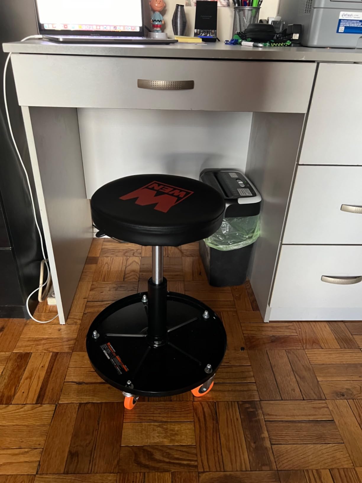 WEN 73012T 300-Pound Capacity Pneumatic Rolling Mechanic Stool customer photo 1