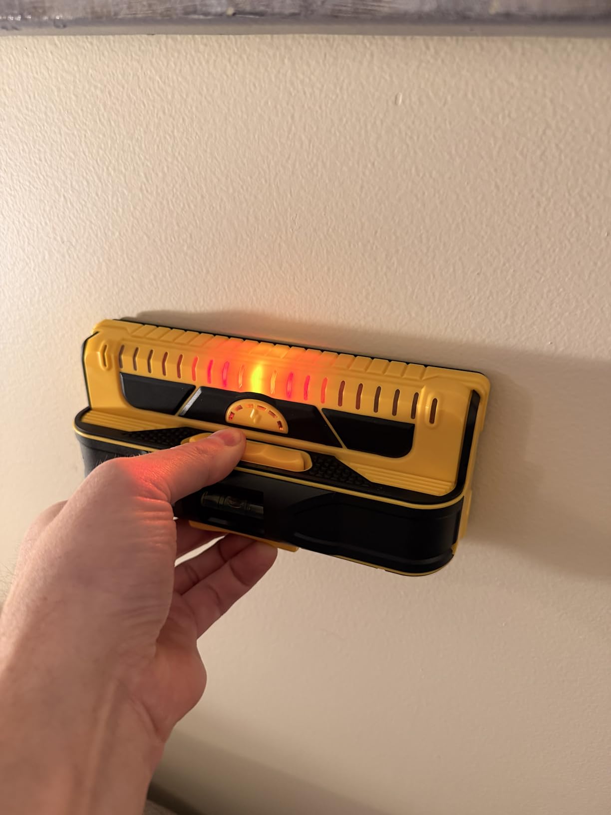 Franklin Sensors ProSensor M210 13-Sensor Stud Finder, Live Wire Detection | High-Accuracy Stud Finder Wall Scanner, Wood and Metal Stud Detector, Made in the USA, Shows Full Width of Studs customer photo 1