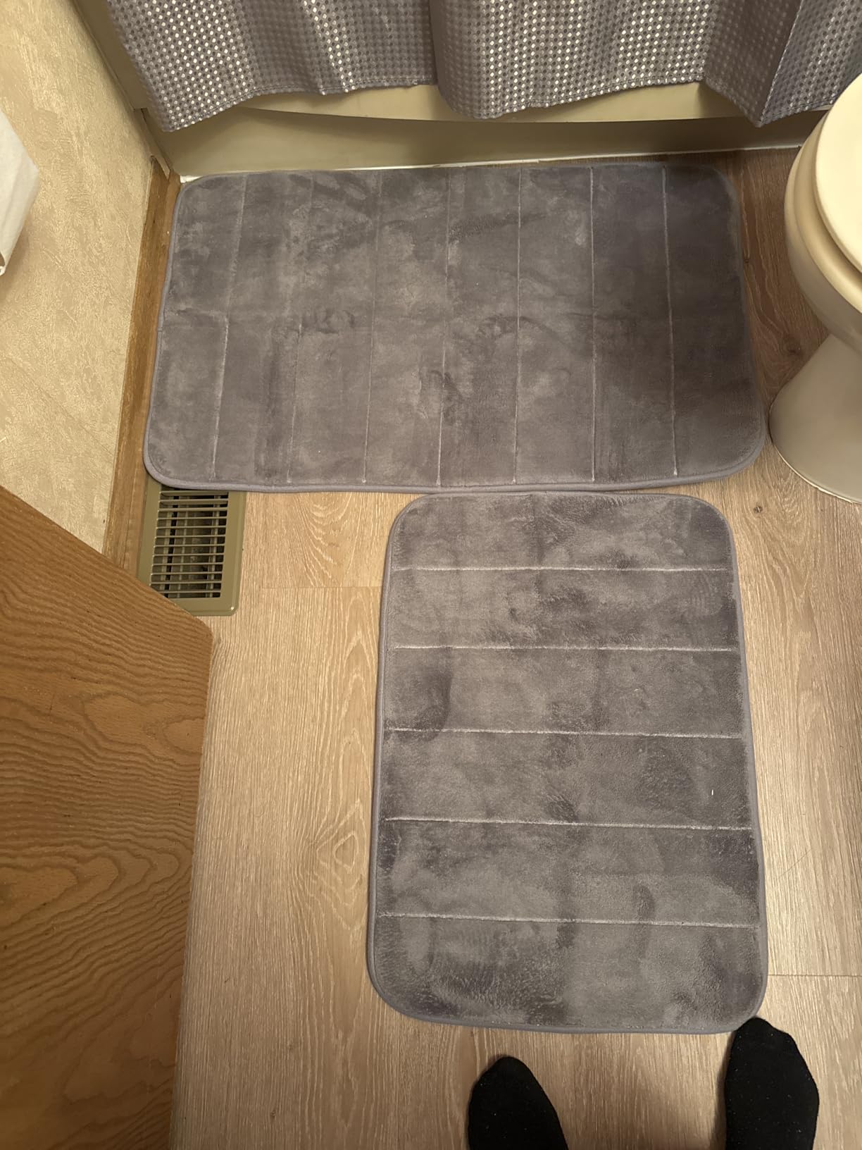 Yimobra Memory Foam Bathroom Rugs Sets 2 Piece - Super Soft Absorbent Quick Dry Bath Mat Set, Machine Washable Non Slip Floor Carpet for Tub Shower & Single Sink (17x24 & 31.5x20 Inch, Gray) customer photo 1
