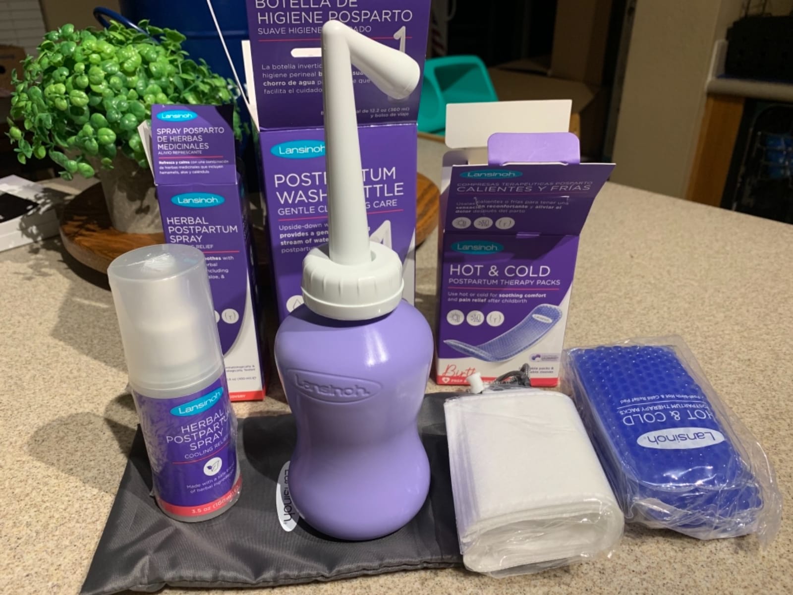Lansinoh Bounce Back Postpartum Essentials Kit | 16-Piece Gift Set with Peri Bottle, Herbal Perineal Spray, and Reusable Perineal Ice Packs, Postpartum Bundle for New Moms customer photo 1