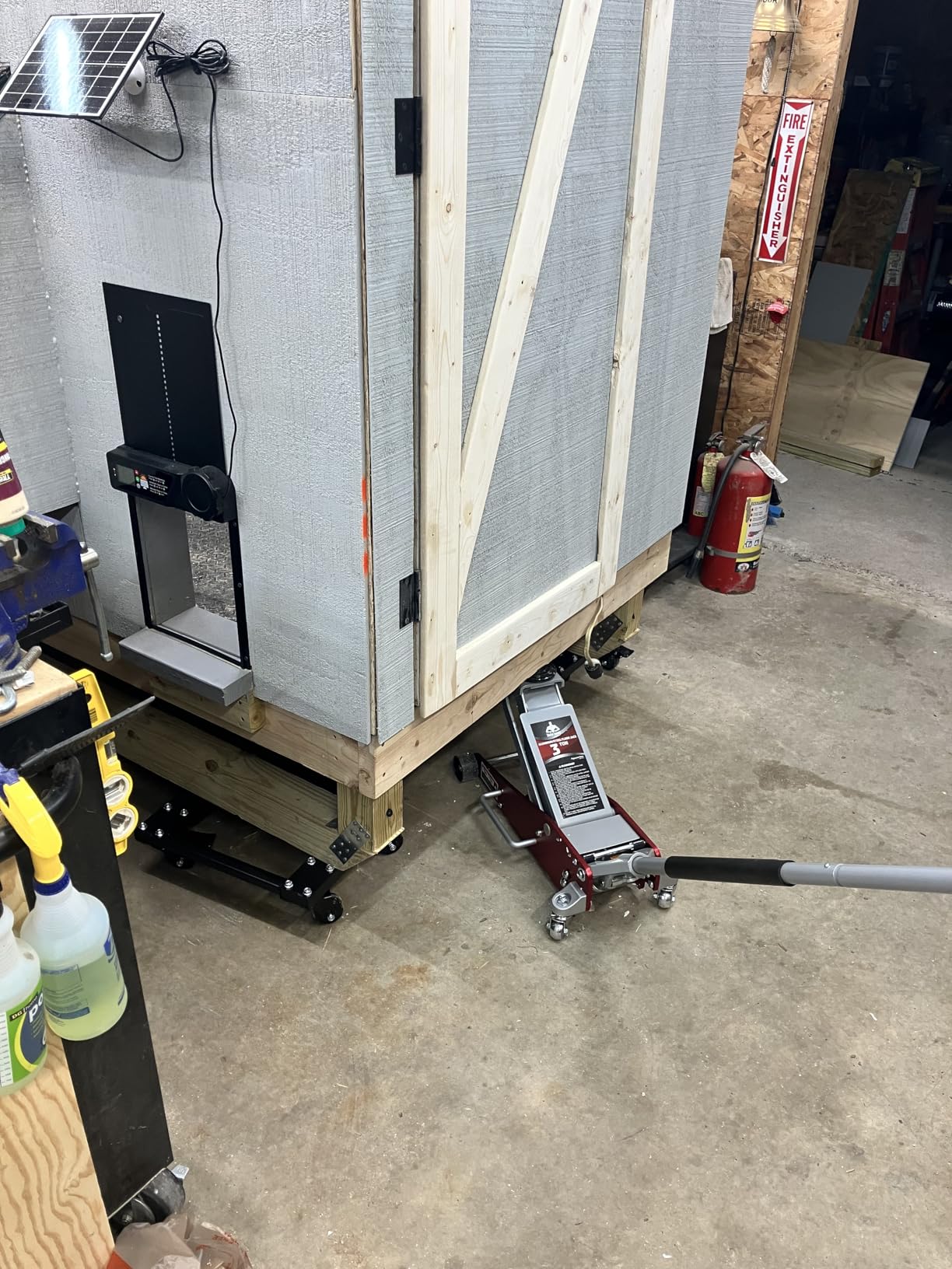 Jack Boss 3 Ton Low Profile, Aluminum and Steel Racing Floor Jack with Dual Pistons Quick Lift Pump customer photo 2