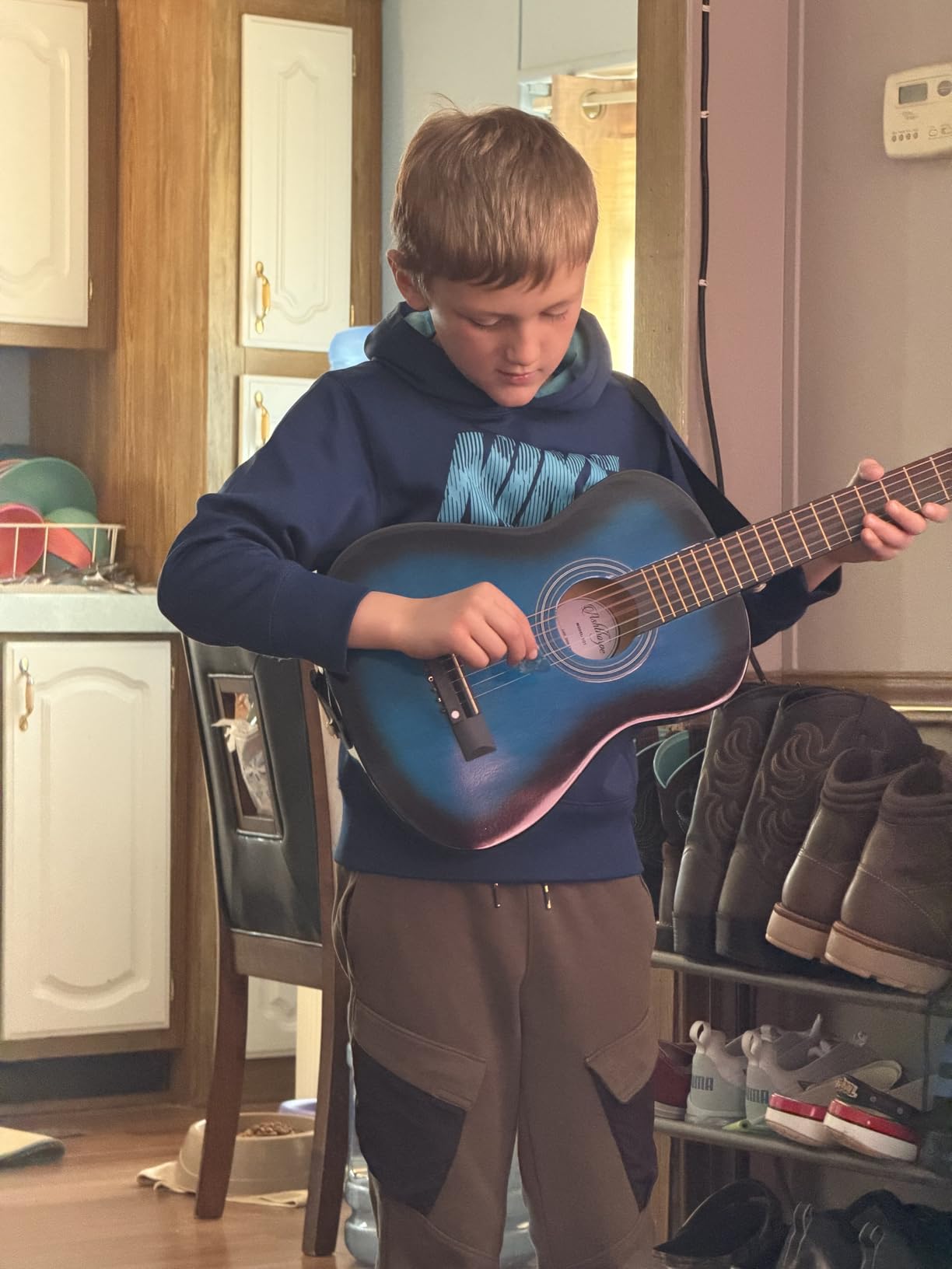 Ashthorpe 30-inch Kids Acoustic Guitar (Blue), Beginner Starter Kit with Gig Bag, Extra Strings, Strap, Picks, and Lessons customer photo 1