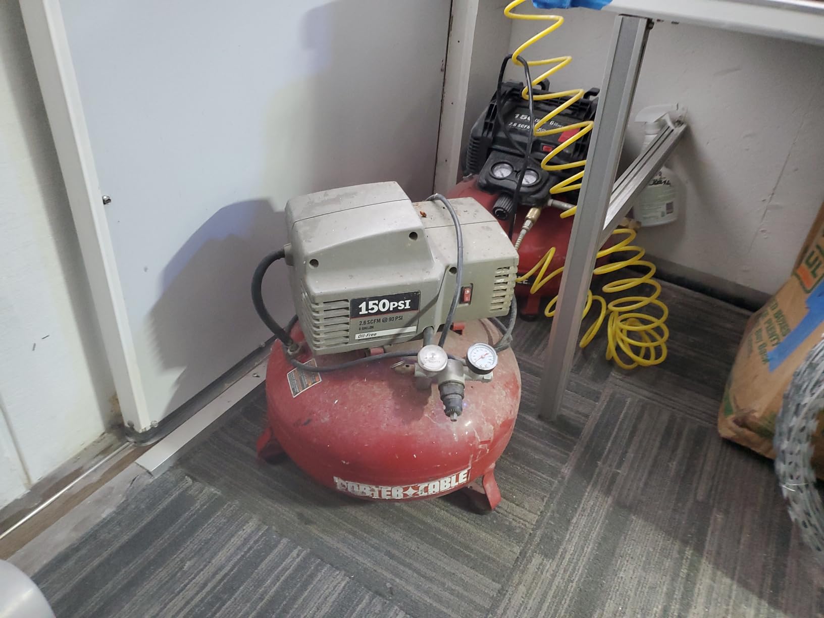 PORTER-CABLE Portable Pancake Air Compressor, 6 Gallon, 150 Max PSI, Oil-Free Maintenance-Free Pump, 2.6 CFM @ 90 PSI customer photo 1