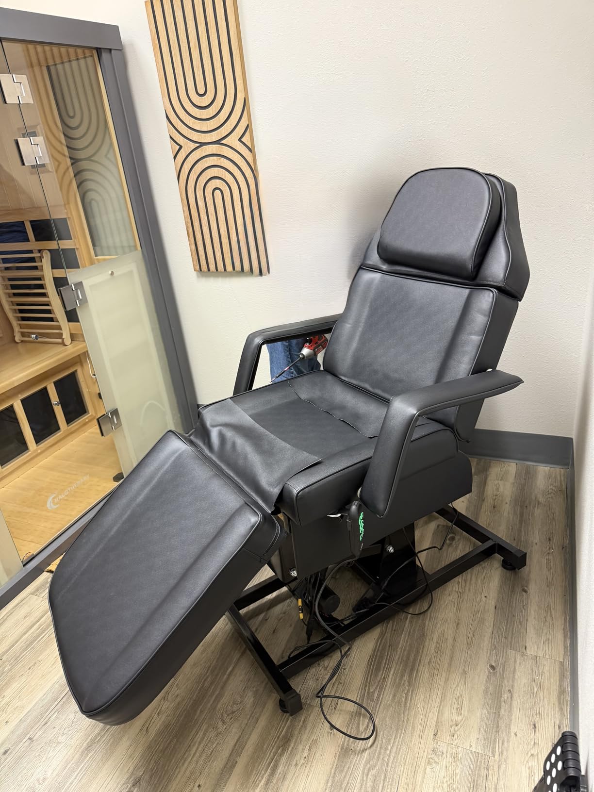 OmySalon Fully Electric Salon Facial Bed Chair, Multi-Purpose Massage Tattoo Lash Waxing Table, Height Backrest Footrest Adjustable, for Beauty Barber Spa, Black customer photo 1